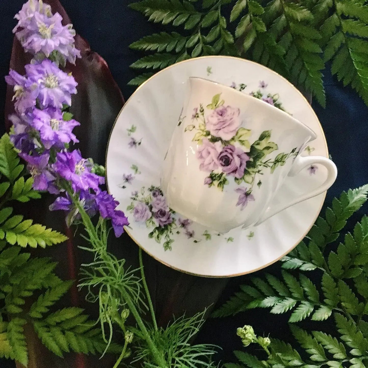 Creamy white porcelain, Vintage Floral, 45-Piece Ceramic Tableware Set With 24K Gold Trim & Fanciful Swirl Shape